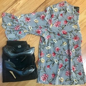 COMO BLACK Woman Flowy Flutter Sleeve Top